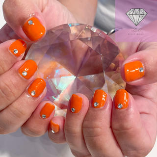 パキッとオレンジネイル


【menu】
ワンカラー／ストーン追加 