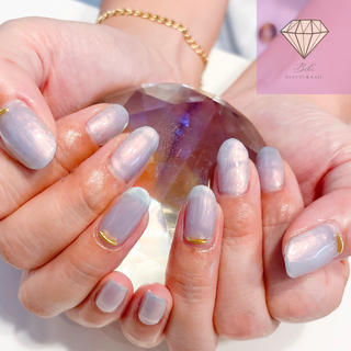 光の当たりかたで見え方が変わる
パール系パープルネイル


【menu】
ワンカラー／パーツ追加 