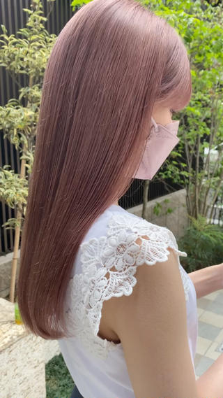 ピンクグレー
派手すぎないピンク
透明感のあるピンクがお好きな方にオススメです！！

ブリーチはダメージが怖いかた
頭皮が滲みるのが怖い方
色落ちが汚くなりがちな方
色ムラが気になる方

是非一度お任せください

 