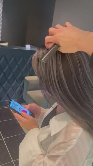 全頭ブリーチからのバレイヤージュです！ 