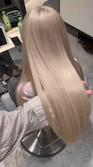 ロング カラー 💛うる艶ハイトーン LEON💛のヘアスタイル