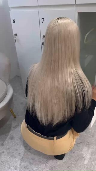 ロング カラー Aster れおんのヘアスタイル