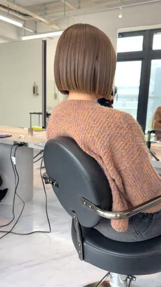 ショート カラー TATSU ミルクティーベージュのヘアスタイル