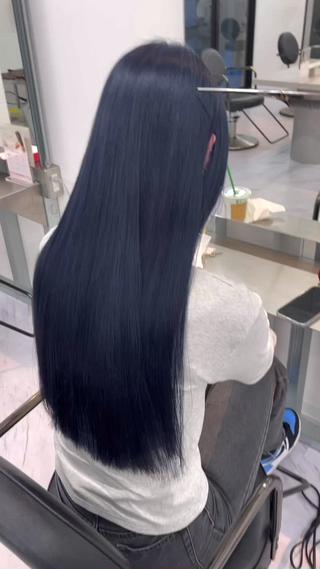 navy blue

[ダブルカラー/インナーカラー/イヤリングカラー/イルミナカラー/くすみカラー/ハイトーンカラー/デザインカラー/ルーツカラー/ケアブリーチ/ブリーチ/カット/前髪/髪質改善トリートメント/ブリーチカラー/髪質改善/レイヤーカット/学割U24/グレージュ/ミルクティーベージュ/÷］ 