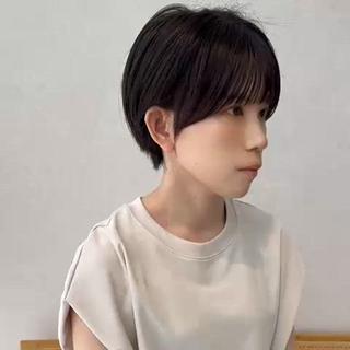 ショート 京都烏丸ショート カット秋山のヘアスタイル