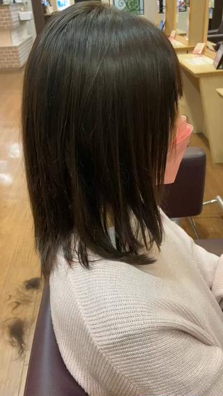 顔周りのカットで小顔効果抜群のスタイルです！ 