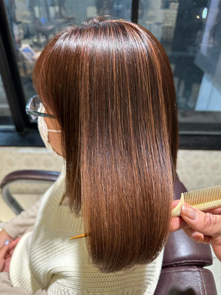 髪質改善ハイライトカラーで透明感抜群のツヤツヤ美髪カラーに♪

カラーやアイロンダメージが気になる方
艶が欲しい方
まとまる感を出したい
ハリコシを出したい方におすすめです 