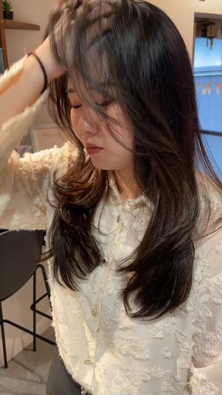 ロング 海外レイヤー/赤み 消しカラー/上原聖奈のヘアスタイル