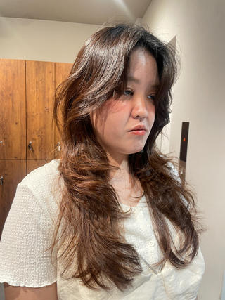 ロング 海外レイヤー/赤み 消しカラー/上原聖奈のヘアスタイル