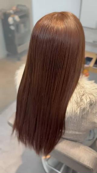 ブリーチなしのダブルカラーです！
ダメージも少なく明るくでき
トリートメントもするとツヤツヤにできます！！
気に入ったスタイルはをお願い致します！ 