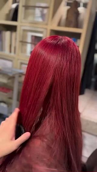 ブリーチカラーはベース作りが大切になります
色落ちや次回色の事も考えてご提案させていただきます！

・ハイトーンにしたい
・ムラがある
・色々なカラーを楽しみたい
・デザインを入れてみたい

そんな方は是非一度お任せください
 