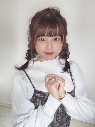 #ピンクベージュ#ヘアセット#ヘアアレンジ#アイドルヘア#ヘアメ#ぱっつん前髪#シースルー 