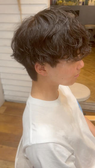 メンズ Aube Hair McQueen所属・クリハラ シュウのヘアスタイル