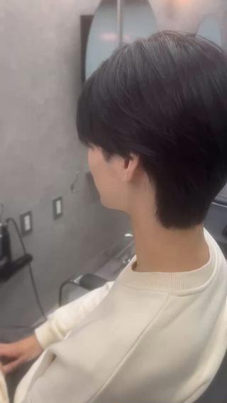 毛流れセンターパート
王道にかっこいいです！

#メンズカット#メンズパーマ 