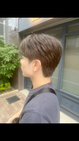 カラー メンズ Aube Hair McQueen所属・クリハラ シュウのヘアスタイル