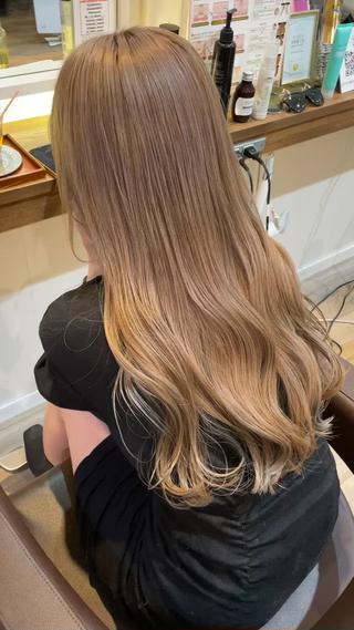ロング 🎀ハイトーン/ 艶カラー/夕月🎀のヘアスタイル