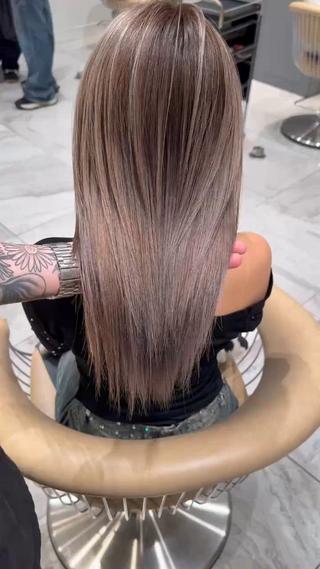 シャドールーツになります
ハイトーンをやめていきたい人、一色に飽きた人、デザインカラーしたい人任せてください
#ハイトーン#シャドールーツ#ダブルカラー#ブリーチ 