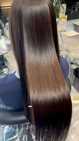 ロング レスピア銀座中央通り店所属・酸性ストレート/ 透明感カラー/中村利のヘアスタイル