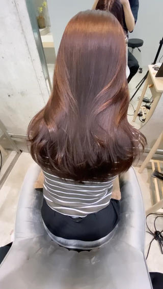 
顔タイプ、パーソナルカラー、骨格に合わせた
あなただけの王道ヘアスタイルをご提案させていただきます♪

あなた史上最高の艶髪へ♪髪質改善、縮毛矯正の知識、技術もぜひお任せください。 