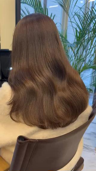 暖色・寒色どちらもおすすめです
透明感のあるうる艶カラーに仕上げます
トーンアップ・トーンダウンもお任せください