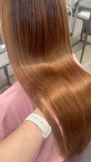 ロング 西口 陽菜のヘアスタイル