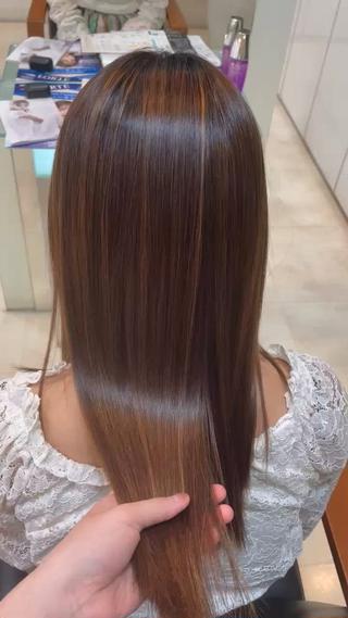 セミロング カラー 縮毛矯正/髪質改善 束感まつ毛/アヤカのヘアスタイル