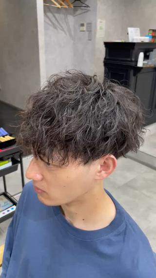 ショート パーマ メンズ GLOW所属・マタカ ミナリのヘアスタイル