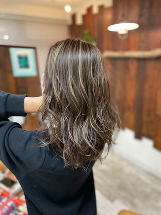 カラー edA所属・竹内 央のヘアスタイル
