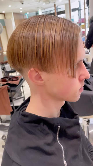 ショート メンズ 小見 翔平のヘアスタイル