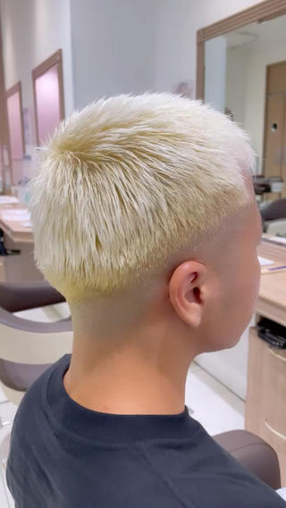 低めなFade Style×抜きっぱなしWhite Blond 