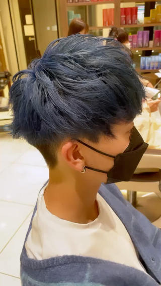 ショート カラー メンズ 小見 翔平のヘアスタイル