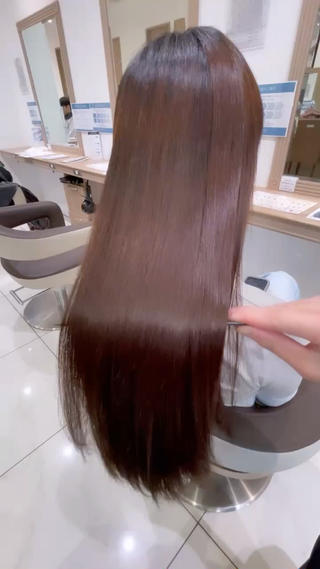 美髪矯正でサラツヤに 