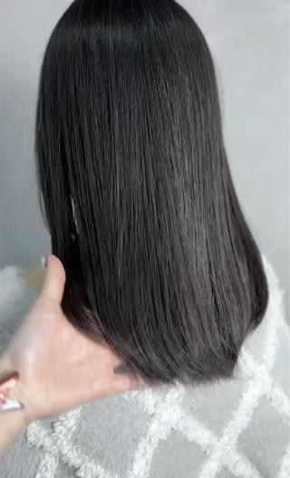 癖やうねりが気になる方は縮毛矯正をオススメしております 