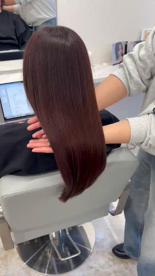 ロング カラー makoto⌇レイヤ ー⌇艶カラー🍒‎のヘアスタイル