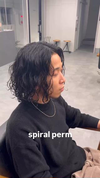 スパイラルパーマ
その人の雰囲気に合わせたパーマを提案します!
ご予約お待ちしております