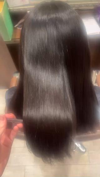 光を通すとよりツヤツヤに見えます!