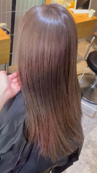 ロング カラー ラフィスヘアードープ所属・👑髪質改善Wカラー /グレージュ/アユカのヘアスタイル