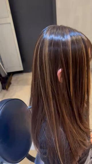 ロング カラー ラフィスヘアードープ所属・レイヤーと透明感の アユカ 髪質改善のヘアスタイル
