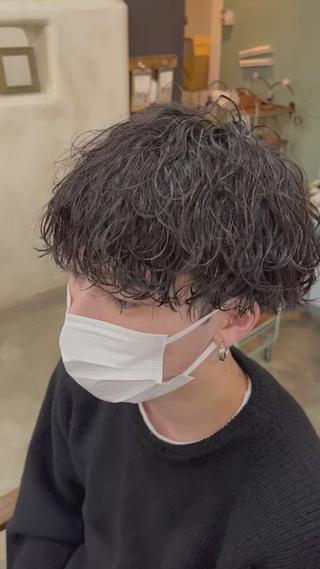 波巻きパーマで色気あるスタイル!