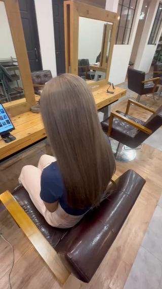 複雑履歴から透明感グレージュ！
高明度を目指す場合複数回の来店で作っていくことをオススメしています 