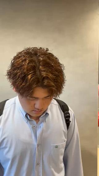 ブラウンと縦落ちパーマの相性も 