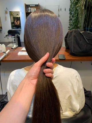 ロング 柔らかブラウン/顔周 りレイヤー♡ユウシのヘアスタイル