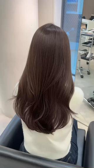 透けるグレージュ