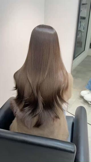 透明感グレージュ