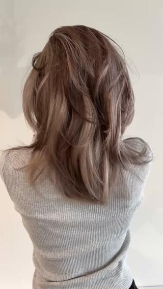 ミディアム MaisonAmili所属・乕谷 美潮のヘアスタイル