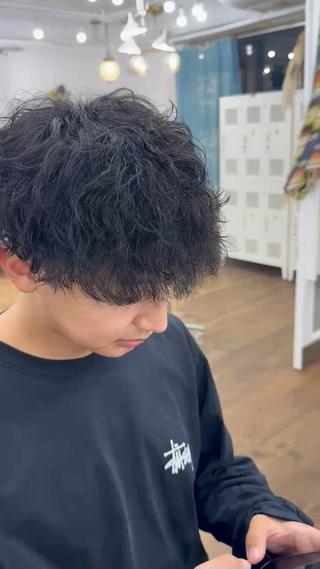 強めのツイストシャドウパーマ