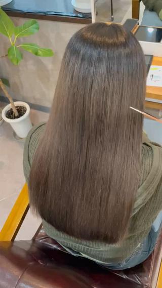 ブリーチでダメージした毛先を整えカットしました！
毛先に厚みが出ると髪の毛も綺麗にみえます！
5cm以上切らせていただける方ぜひ！！ 