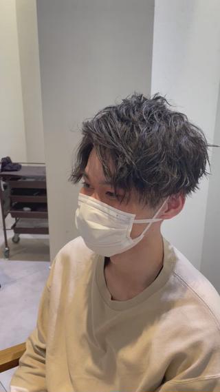 \このパーマ知ってる?/
脅威の2WAYパーマ
.
こんな方におすすめ
・直毛の方
・初めてのパーマが不安な方
・スタイリングがわからない方
・パーマを楽しみたい方
骨格矯正カットで収まる仕上がりに必ず似合わせさせて頂きます
.
ご予約はDMで受け付けております
お気軽にご連絡ください
#メンズ#メンズヘア#メンズスタイル#メンズパーマ#奈良#大和西大寺#mens#mensperm#menstyle #menshair