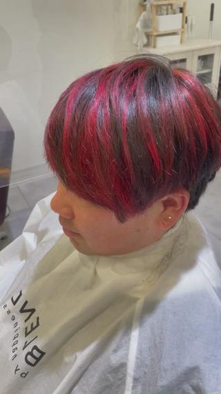 メンズ美容師おすすめ
.
冬におすすめマフラー似合うヘアスタイル
.
マフラーをするとどうしても襟足が浮いたりまとまりづらくなりますよね!
そんな方におすすめのヘアスタイルです!
.
くびれを作ることでドライヤーだけでも収まり良く【どこからみても綺麗な】スタイルに仕上がります
.
#メンズヘア #メンズスタイル#くびれヘア #メンズ #奈良#大和西大寺#menshair #menshairstyle