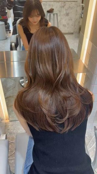 セミロング カラー 新宿/韓国風レイヤー 髪質改善/渋谷直樹のヘアスタイル